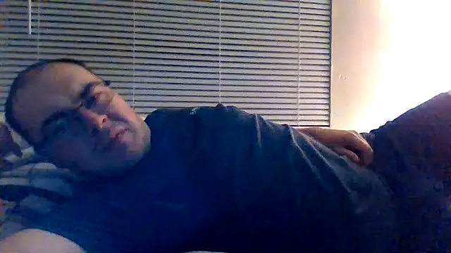 Snapshot of zman237 chatting on March 15, 2:46 am zman237 online show from March 15, 2:46 am