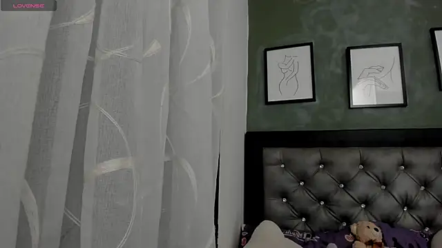 Snapshot of EbonySkin chatting on July 3, 1:01 am EbonySkin online show from July 3, 1:01 am