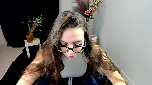 18perfecttits online show from February 17, 12:34 pm