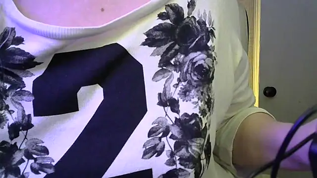 JLA kiss online show from April 5, 2:58 pm