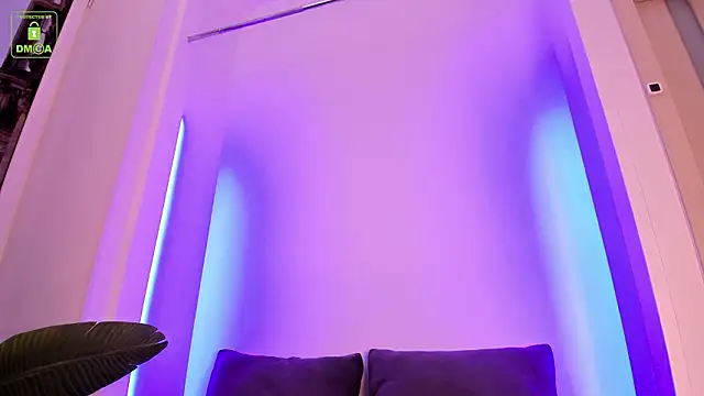 Snapshot of ErikaLust chatting on February 3, 4:10 am ErikaLust online show from February 3, 4:10 am