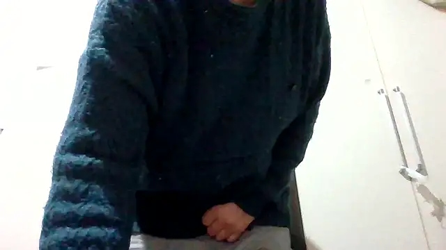 Snapshot of asira39 chatting on December 4, 12:42 am asira39 online show from December 4, 12:42 am