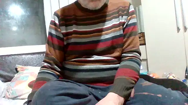 Snapshot of asira39 chatting on January 10, 12:01 am asira39 online show from January 10, 12:01 am