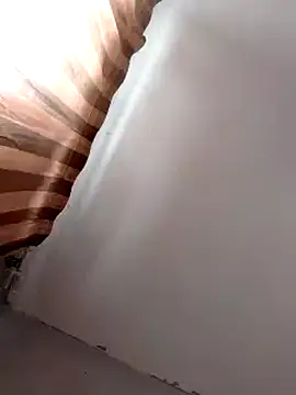 BustyWendy online show from December 3, 8:00 am