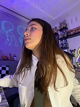 Snapshot of crystal_bunny7 chatting on February 1, 3:38 am crystal bunny7 online show from February 1, 3:38 am