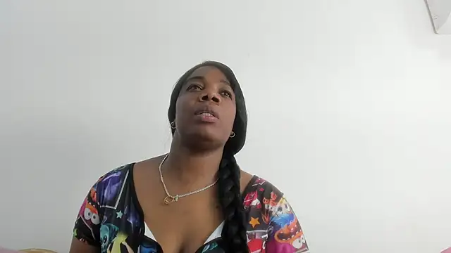 Snapshot of rihanna_abiodun chatting on June 8, 6:08 pm rihanna abiodun online show from June 8, 6:08 pm