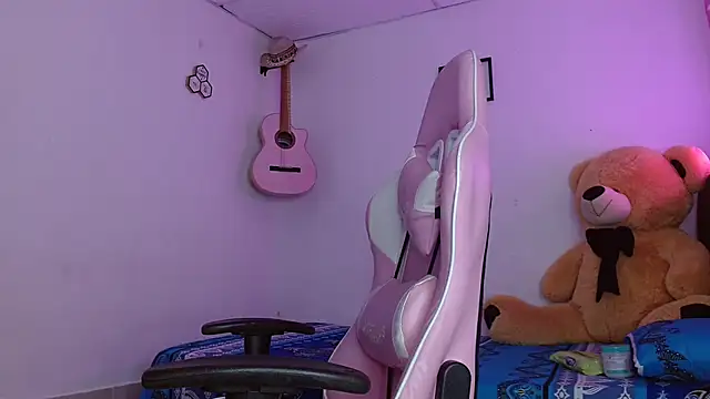 Dakota bumm online show from November 23, 2:28 pm