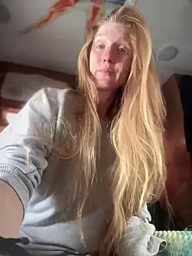 Snapshot of GoldenFlameGoddess chatting on March 5, 9:48 pm GoldenFlameGoddess online show from March 5, 9:48 pm