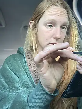 GoldenFlameGoddess online show from March 5, 4:25 pm