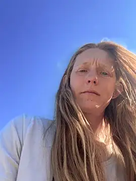 Snapshot of GoldenFlameGoddess chatting on May 10, 3:28 pm GoldenFlameGoddess online show from May 10, 3:28 pm