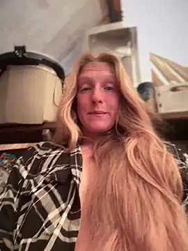 Snapshot of GoldenFlameGoddess chatting on June 16, 3:47 pm GoldenFlameGoddess online show from June 16, 3:47 pm