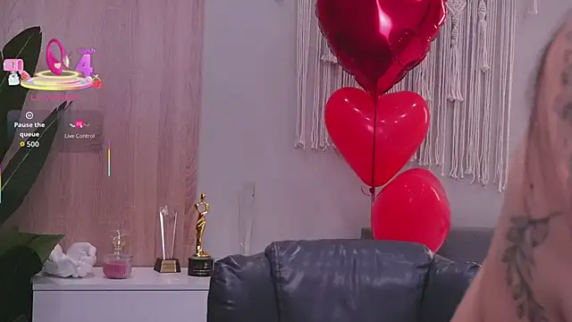 Snapshot of Molly_Jons chatting on March 5, 1:01 am Molly Jons online show from March 5, 1:01 am