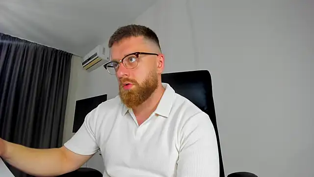 Findom guy online show from April 26, 11:52 am