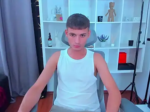 Snapshot of andboyfor6 chatting on September 11, 1:33 pm andboyfor6 online show from September 11, 1:33 pm