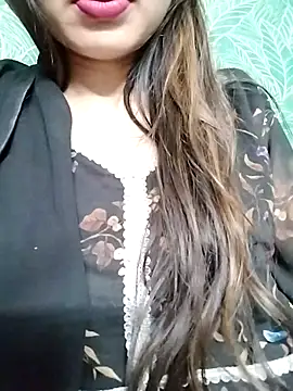 Snapshot of Noor_Darliing chatting on February 19, 9:47 pm Noor Darliing online show from February 19, 9:47 pm