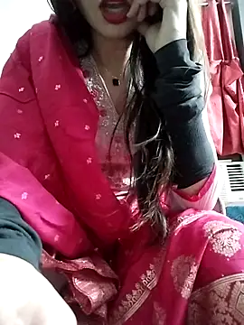 Snapshot of Noor_Darliing chatting on May 2, 3:39 pm Noor Darliing online show from May 2, 3:39 pm