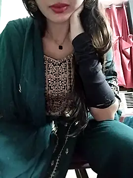 Snapshot of Noor_Darliing chatting on May 7, 3:39 pm Noor Darliing online show from May 7, 3:39 pm