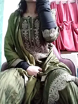 Snapshot of Noor_Darliing chatting on May 11, 3:29 pm Noor Darliing online show from May 11, 3:29 pm