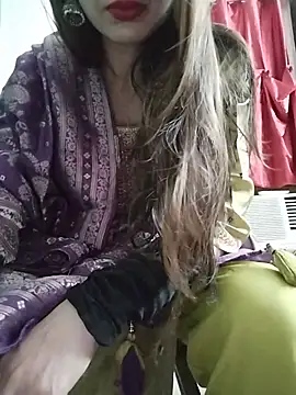 Snapshot of Noor_Darliing chatting on May 23, 3:49 pm Noor Darliing online show from May 23, 3:49 pm