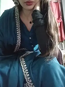Snapshot of Noor_Darliing chatting on June 4, 3:40 pm Noor Darliing online show from June 4, 3:40 pm