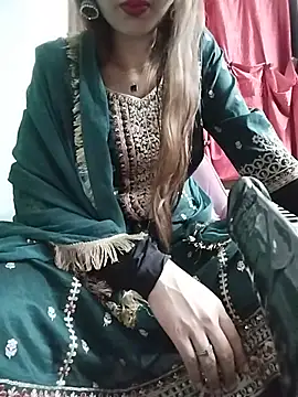 Snapshot of Noor_Darliing chatting on July 22, 3:48 pm Noor Darliing online show from July 22, 3:48 pm