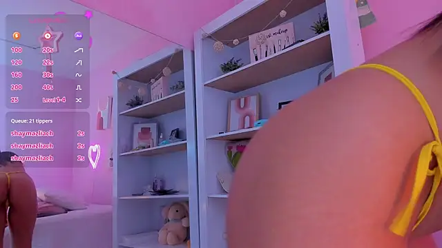 Sophiietaylor online show from March 22, 3:09 am