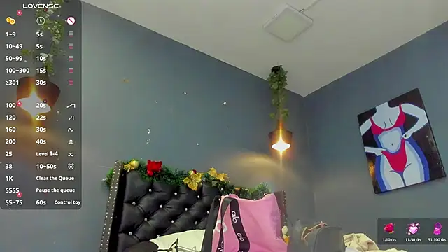 Sophiietaylor online show from December 17, 11:38 am