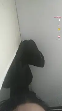 Snapshot of Victor-and-shelly chatting on December 9, 11:13 pm Victor-and-shelly online show from December 9, 11:13 pm