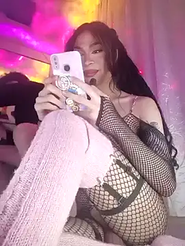 Snapshot of Victor-and-shelly chatting on December 21, 8:39 am Victor-and-shelly online show from December 21, 8:39 am