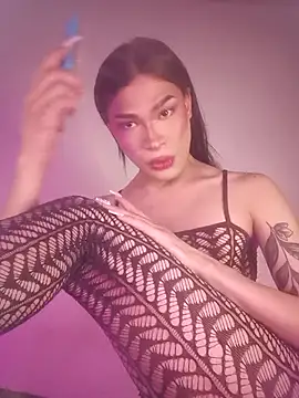 Snapshot of Victor-and-shelly chatting on November 23, 5:51 am Victor-and-shelly online show from November 23, 5:51 am