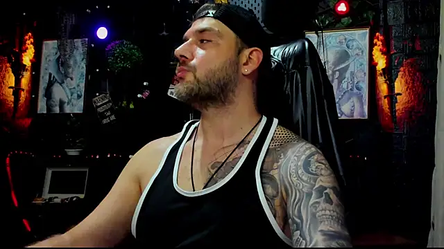 Snapshot of LexXHardy chatting on June 15, 11:18 pm LexXHardy online show from June 15, 11:18 pm