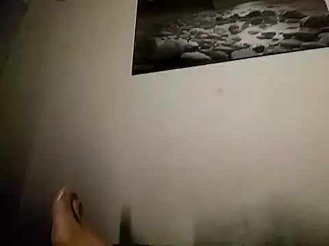 Snapshot of hotraillX chatting on March 5, 8:21 pm hotraillX online show from March 5, 8:21 pm