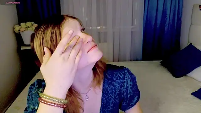 Kathlyn  Heath online show from February 8, 11:57 am