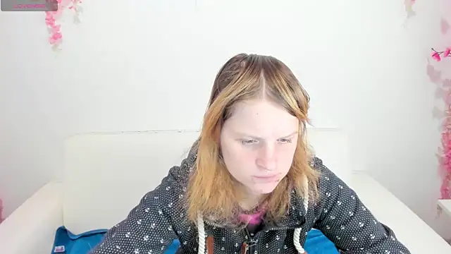 Kathlyn  Heath online show from February 20, 1:44 pm