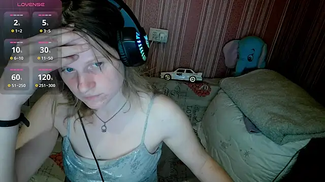 Snapshot of Kathlyn__Heath chatting on April 18, 7:58 pm Kathlyn Heath online show from April 18, 7:58 pm