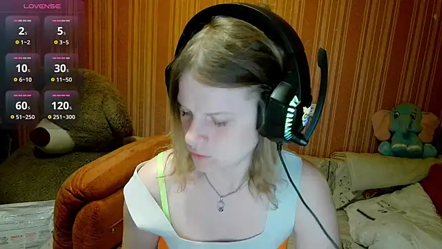 Snapshot of Kathlyn__Heath chatting on May 6, 6:35 pm Kathlyn Heath online show from May 6, 6:35 pm