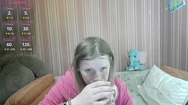 Snapshot of Kathlyn__Heath chatting on May 9, 7:19 pm Kathlyn Heath online show from May 9, 7:19 pm