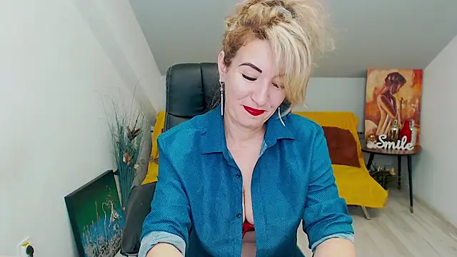 Cassandra Hotty online show from January 20, 4:32 am