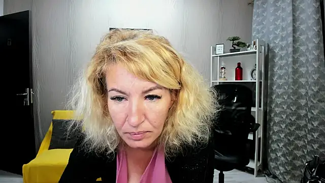 Cassandra Hotty online show from June 16, 2:58 am