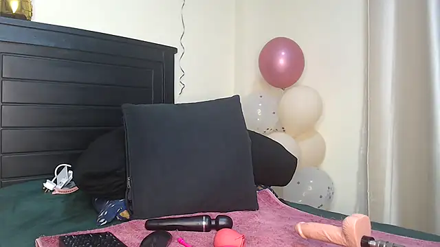 Snapshot of NIKKIE_LOVE chatting on January 26, 4:09 am NIKKIE LOVE online show from January 26, 4:09 am