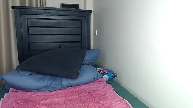 Snapshot of NIKKIE_LOVE chatting on October 29, 3:42 am NIKKIE LOVE online show from October 29, 3:42 am