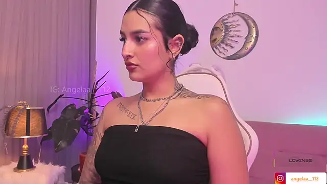 Snapshot of Anngel_1 chatting on January 11, 9:42 pm Anngel 1 online show from January 11, 9:42 pm