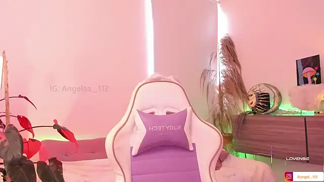 Snapshot of Anngel_1 chatting on February 14, 2:47 pm Anngel 1 online show from February 14, 2:47 pm