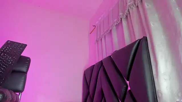 Snapshot of stephany_doll_ chatting on June 27, 12:22 pm stephany doll online show from June 27, 12:22 pm