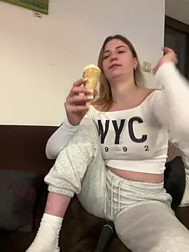 Snapshot of secretcrazy69 chatting on January 21, 5:30 pm secretcrazy69 online show from January 21, 5:30 pm