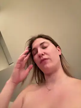 Snapshot of secretcrazy69 chatting on February 8, 10:51 pm secretcrazy69 online show from February 8, 10:51 pm