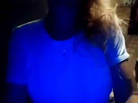 Snapshot of cammyquart chatting on June 22, 5:37 am cammyquart online show from June 22, 5:37 am