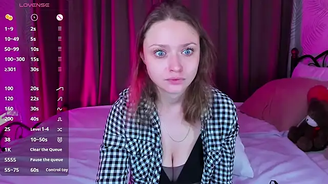 Snapshot of Linda_Bryant chatting on December 23, 12:57 am Linda Bryant online show from December 23, 12:57 am