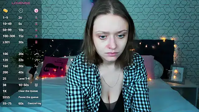 Snapshot of Linda_Bryant chatting on February 2, 12:19 am Linda Bryant online show from February 2, 12:19 am