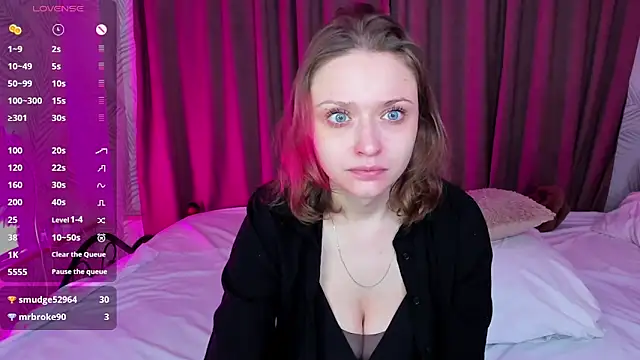 Snapshot of Linda_Bryant chatting on February 17, 11:53 pm Linda Bryant online show from February 17, 11:53 pm